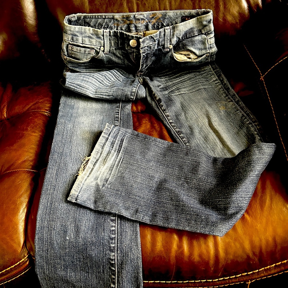 Seven7 wide Bootcut Jeans. Size 28